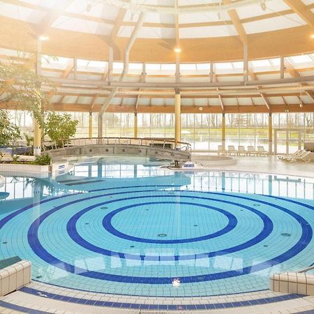 Ferienhaus De niege Wech Wohnung 02 mit Sauna- und Schwimmbadnutzung im AHOI Sellin Thiessow Exterior foto